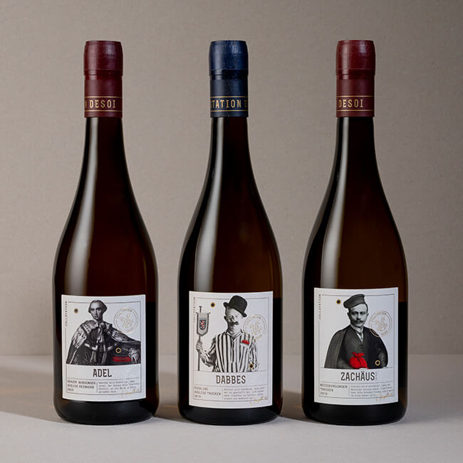 Etikettendesign der Weine Adel, Dabbes und Zachäus der Weinlinie Zollstation des Weingut Desoi