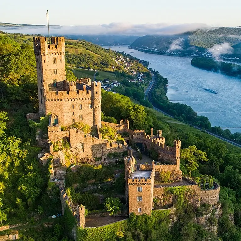 Luftaufnahme der Burg Sooneck