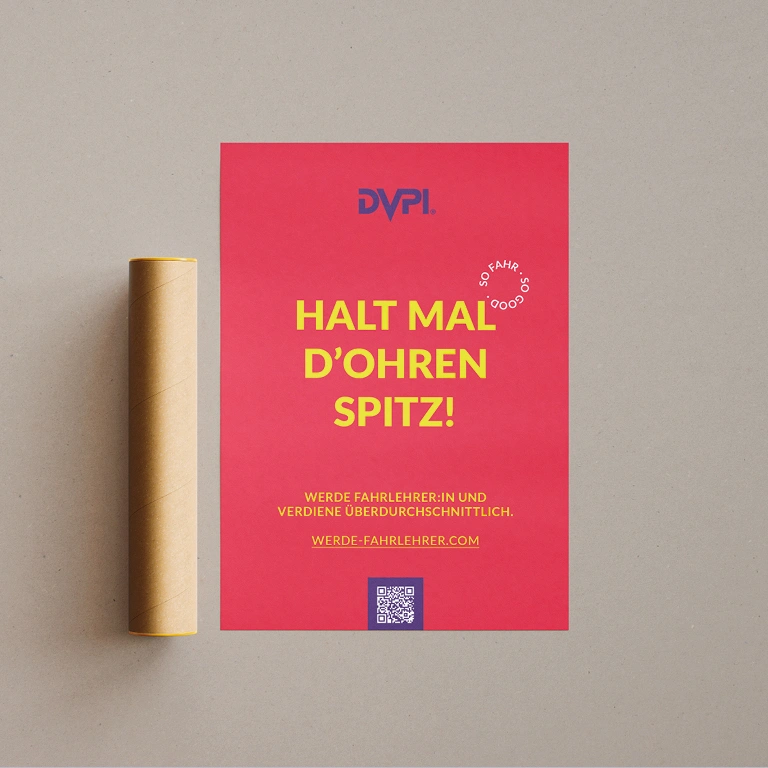 Werbeplakat für die Recruitingkampagne mit der Aufschrift "Halt mal d'Ohren spitz!"