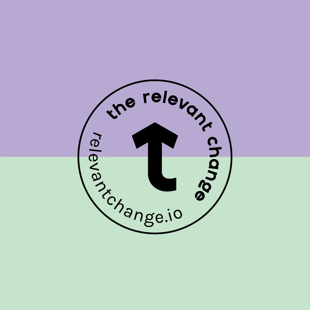 Runde Logo-Version von the relevant change auf zweifarbigem Hintergrund