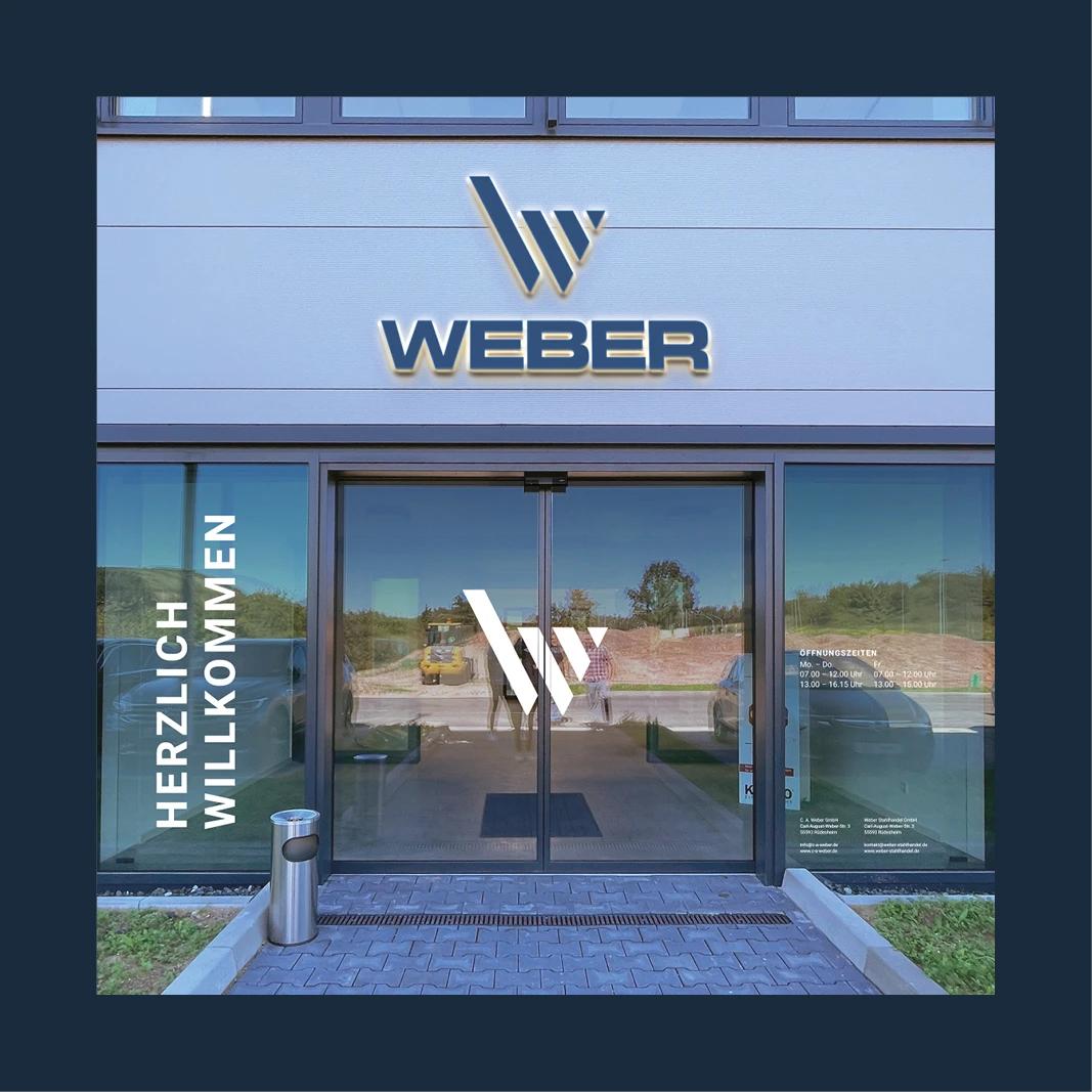 Eingangsbereich der Firma Weber mit neuem Firmenlogo